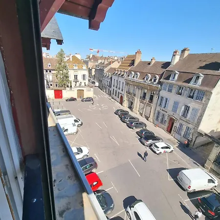 T3 Hypercentre דירה *